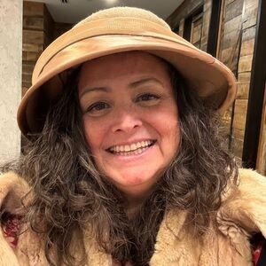 Meet your Posher, Rebecca